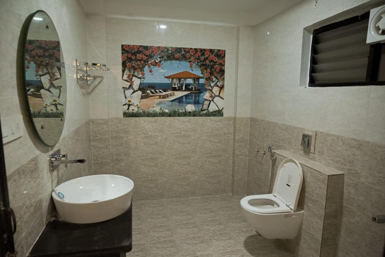 Hotel Golden Bliss Bhopal Buitenkant foto