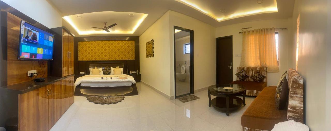 Hotel Golden Bliss Bhopal Buitenkant foto