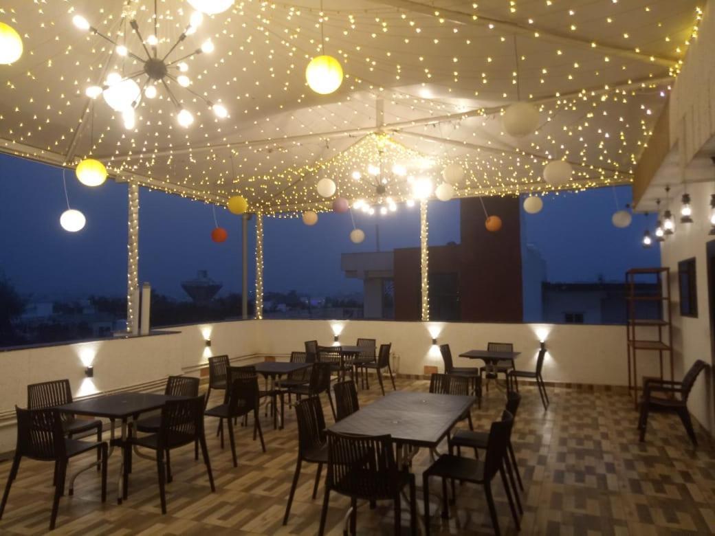Hotel Golden Bliss Bhopal Buitenkant foto