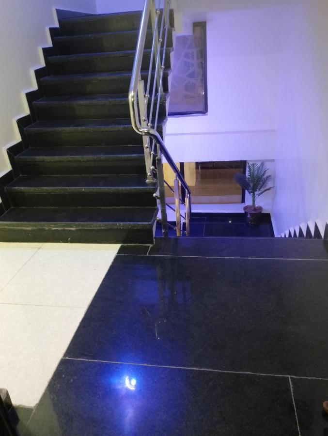 Hotel Golden Bliss Bhopal Buitenkant foto