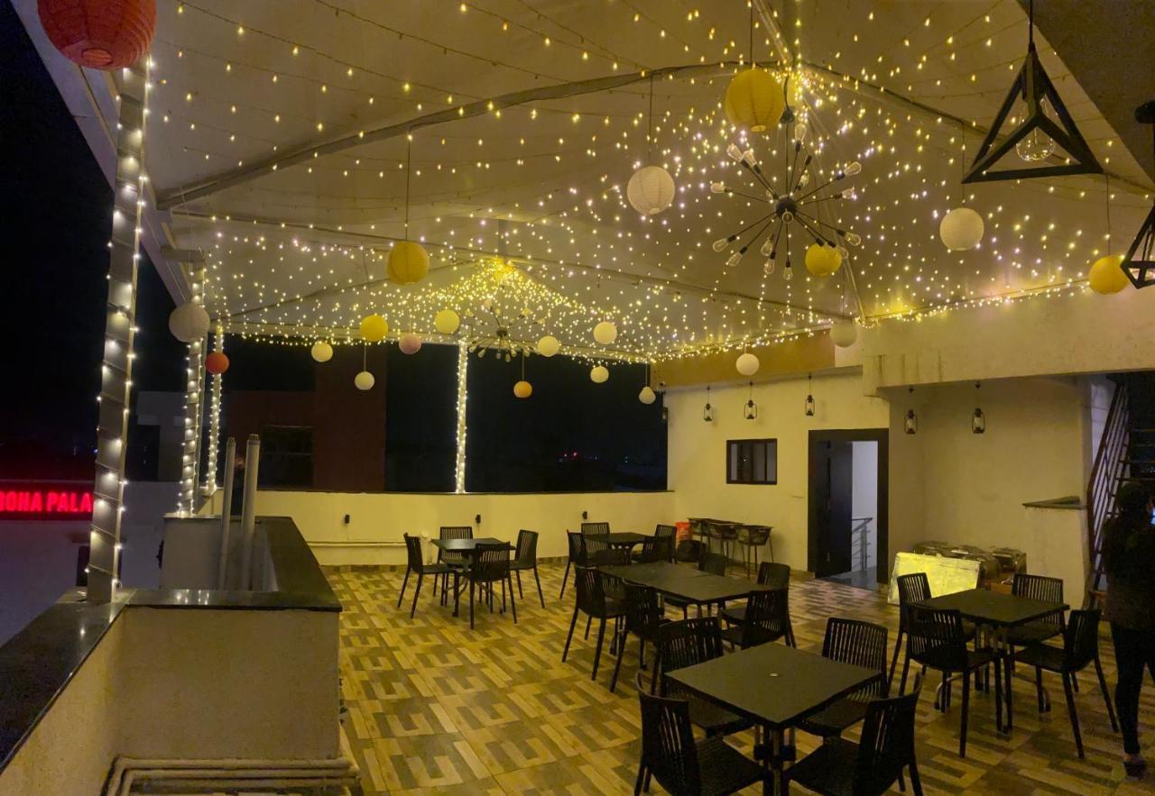 Hotel Golden Bliss Bhopal Buitenkant foto